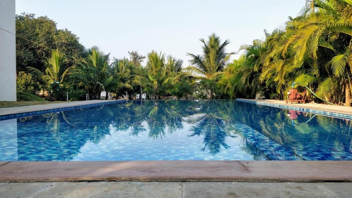OnBtb 8Bhk Villa Alibaug view 4