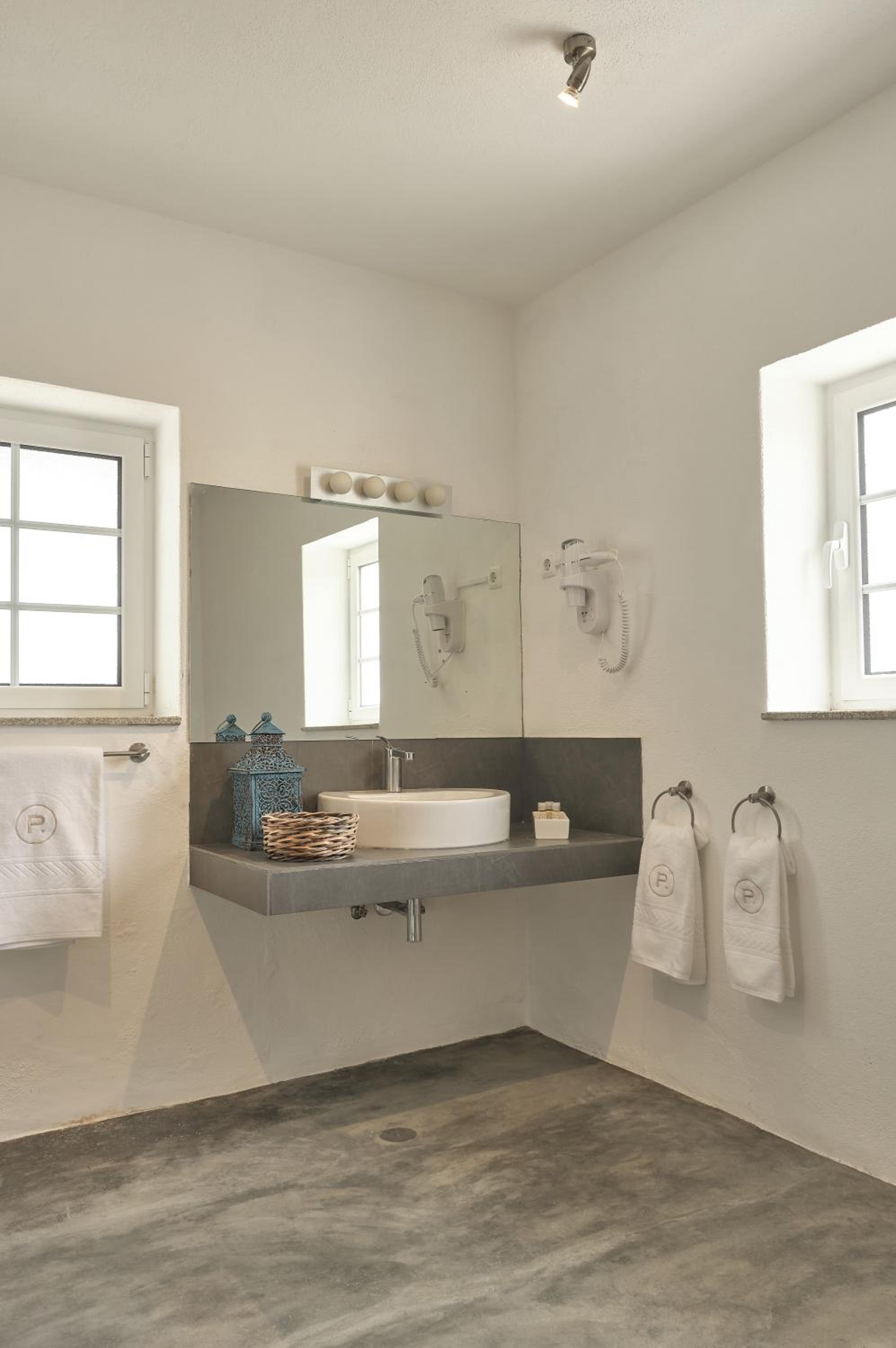 Photo 43