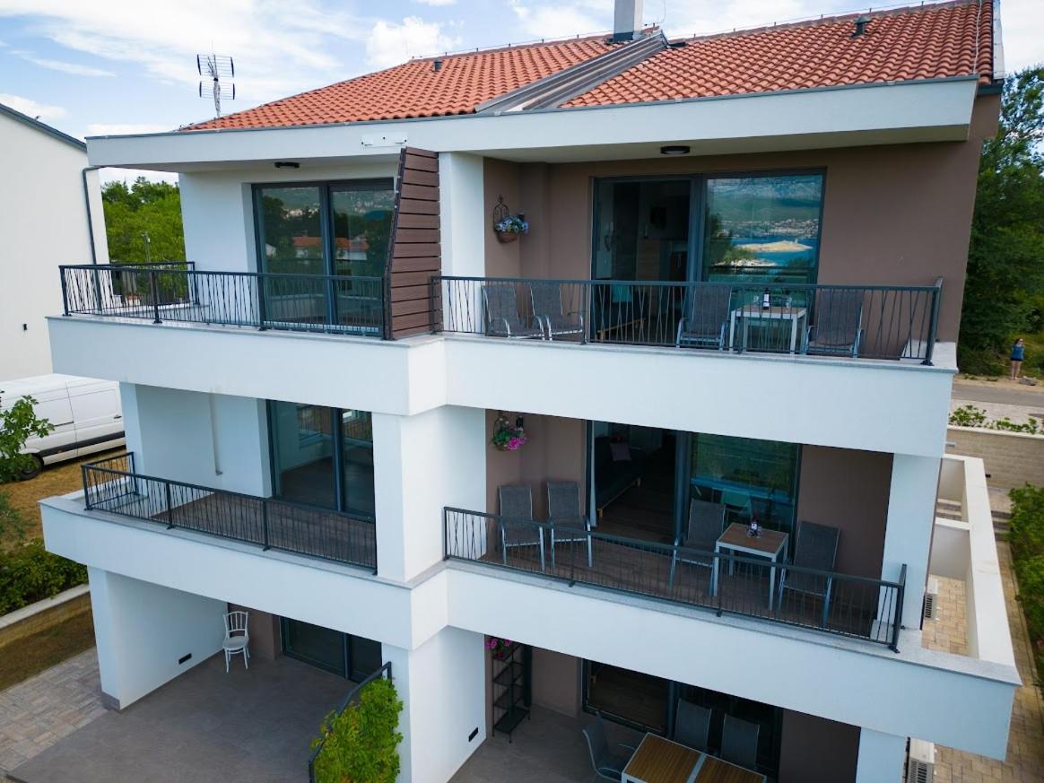 Vila Primorka Apartmani Oleander view 3