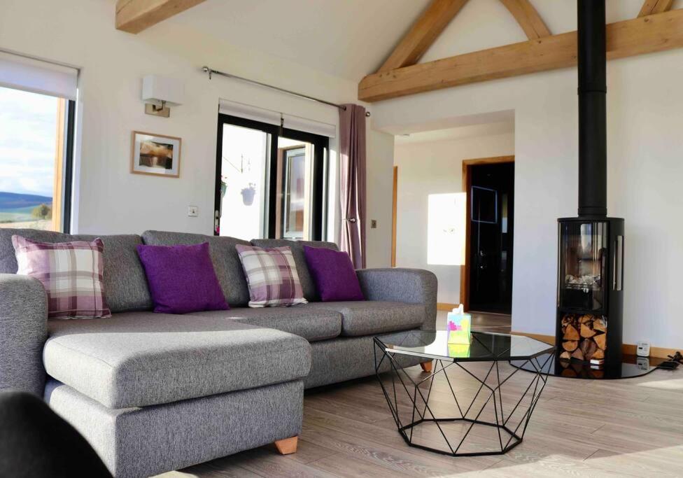 The Cottage - spacious getaway with stunning views view 4