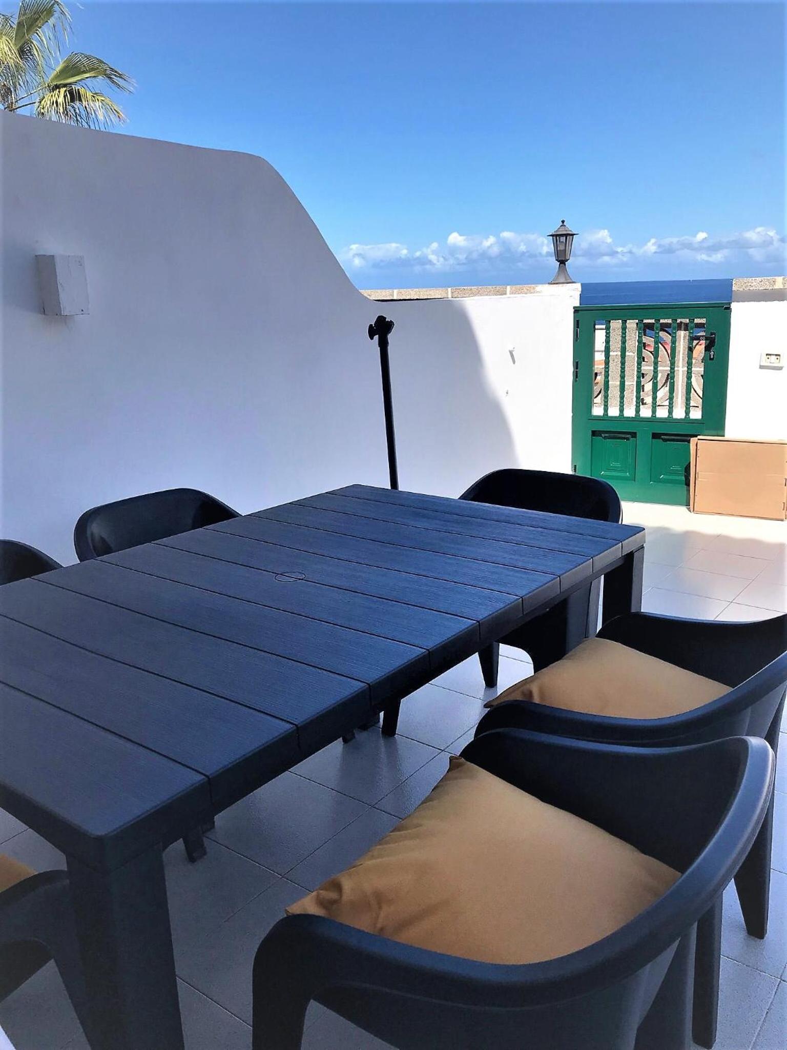 Sunny Holidays in Casa Familiar Playa La Arena