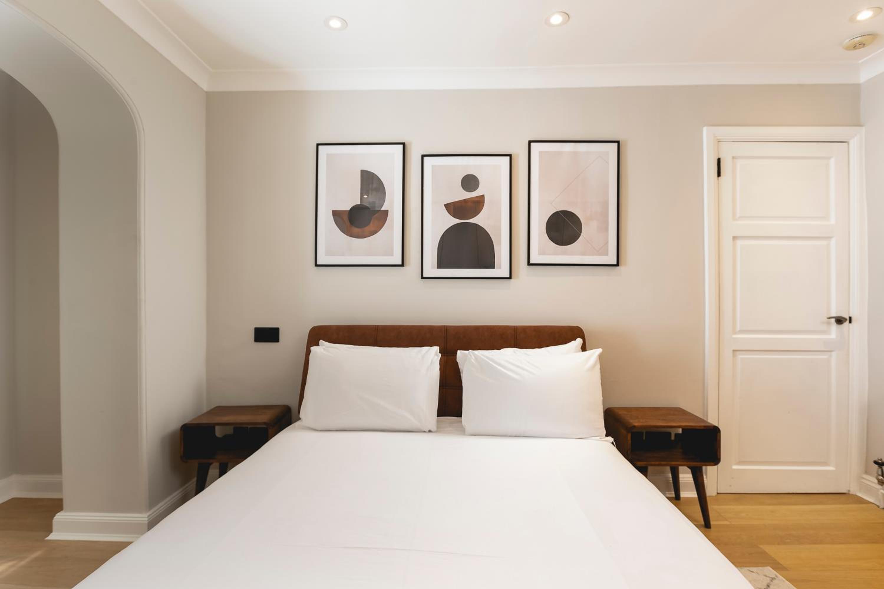 PenthouseStays Chelsea - Luxury 2 Bedroom Apartment w/King Bed - near King's Road