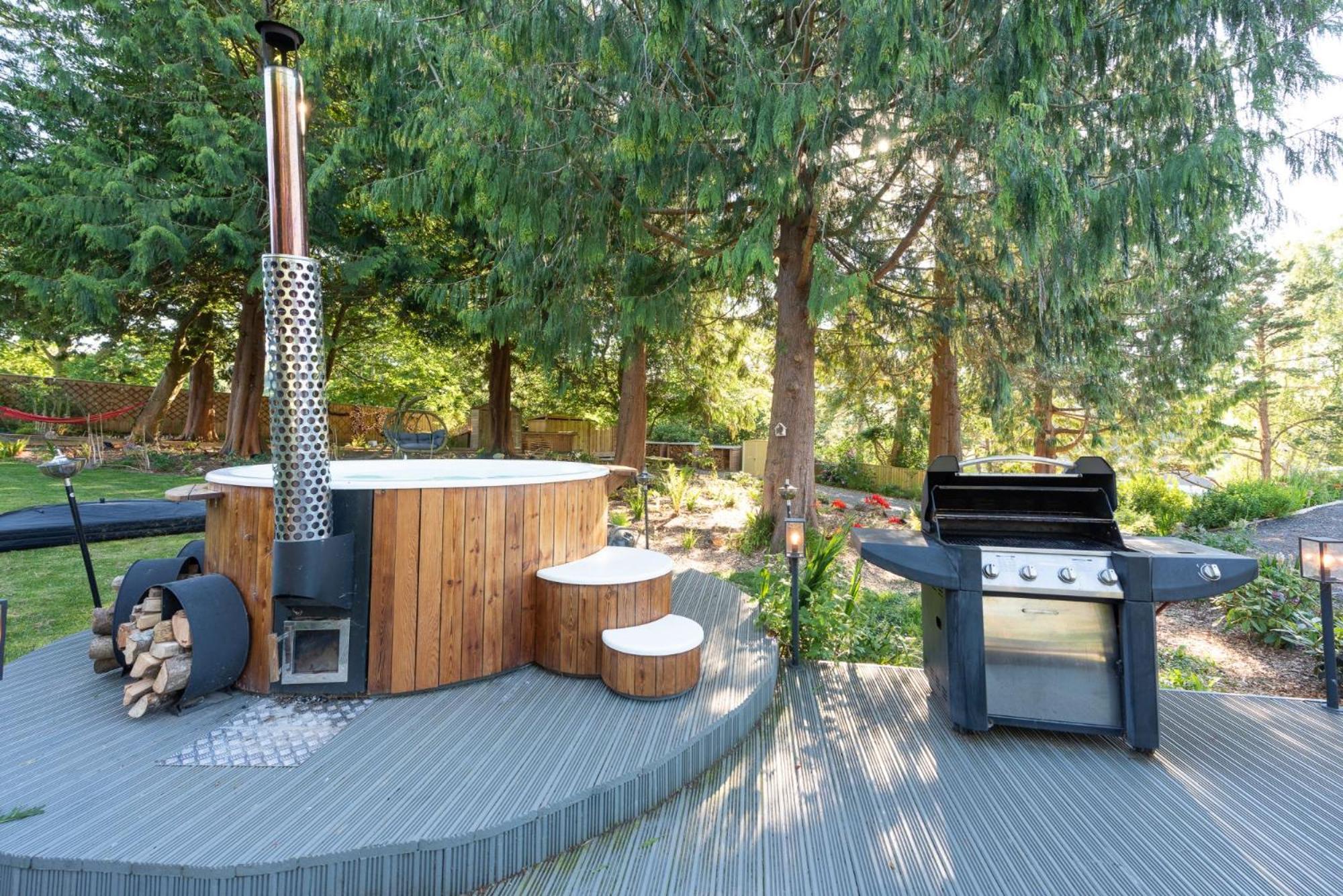 Woolbrook Reservoir - Private Hot Tub & Secure Parking