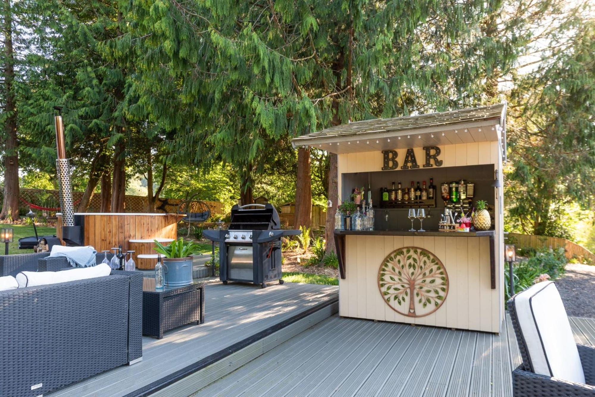 Woolbrook Reservoir - Private Hot Tub & Secure Parking