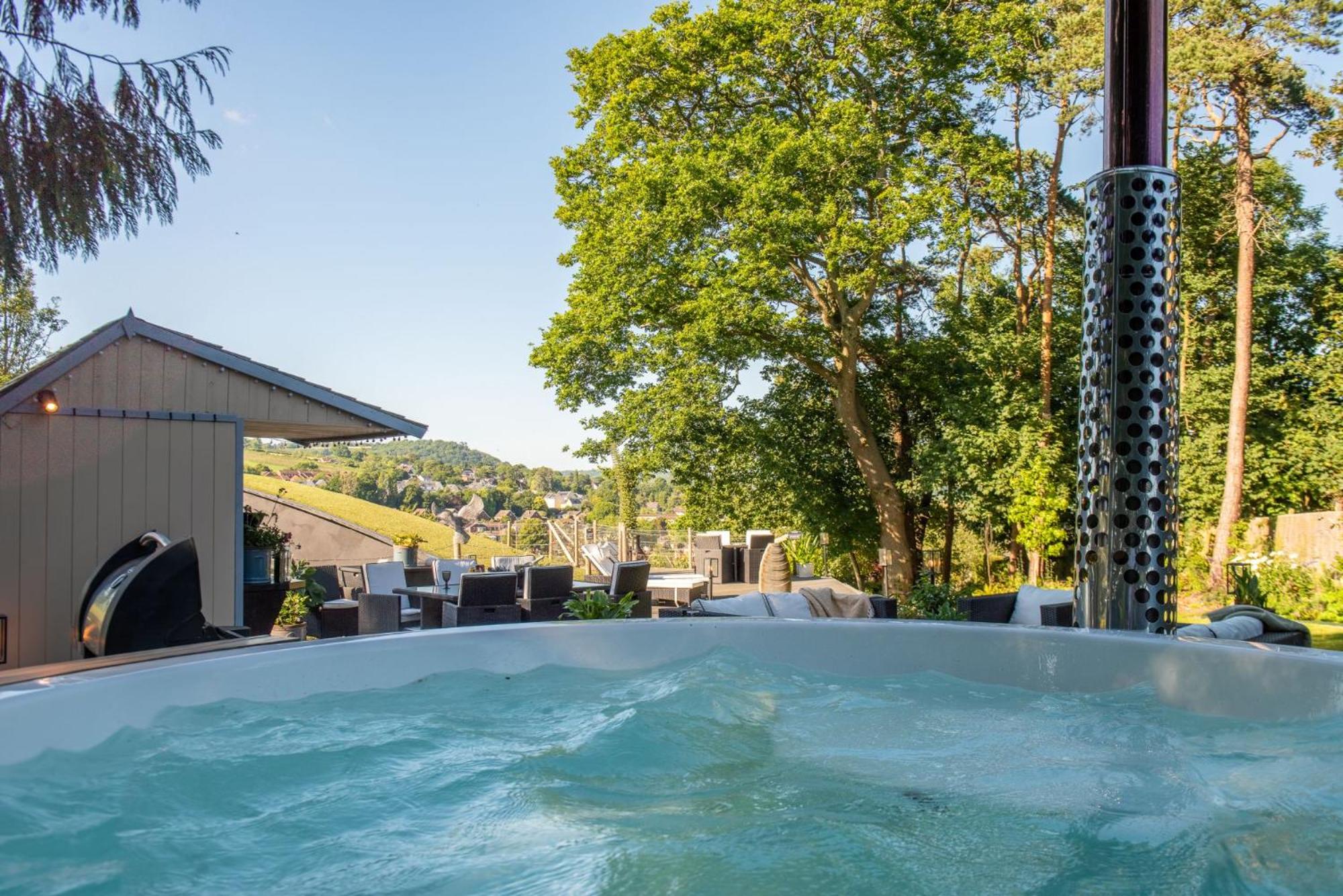 Woolbrook Reservoir - Private Hot Tub & Secure Parking