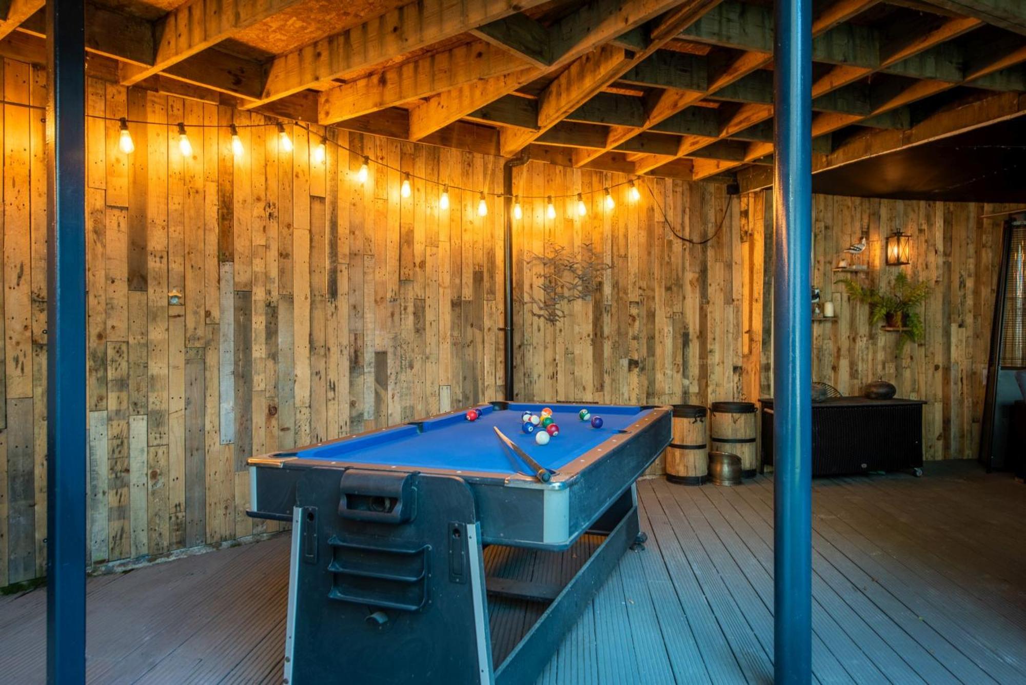Woolbrook Reservoir - Private Hot Tub & Secure Parking