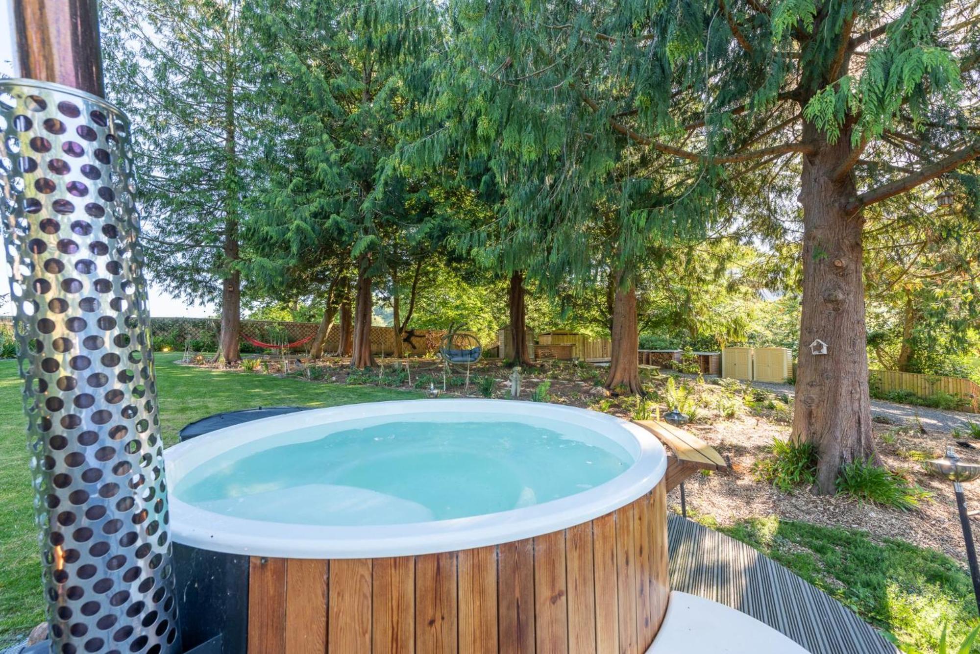 Woolbrook Reservoir - Private Hot Tub & Secure Parking