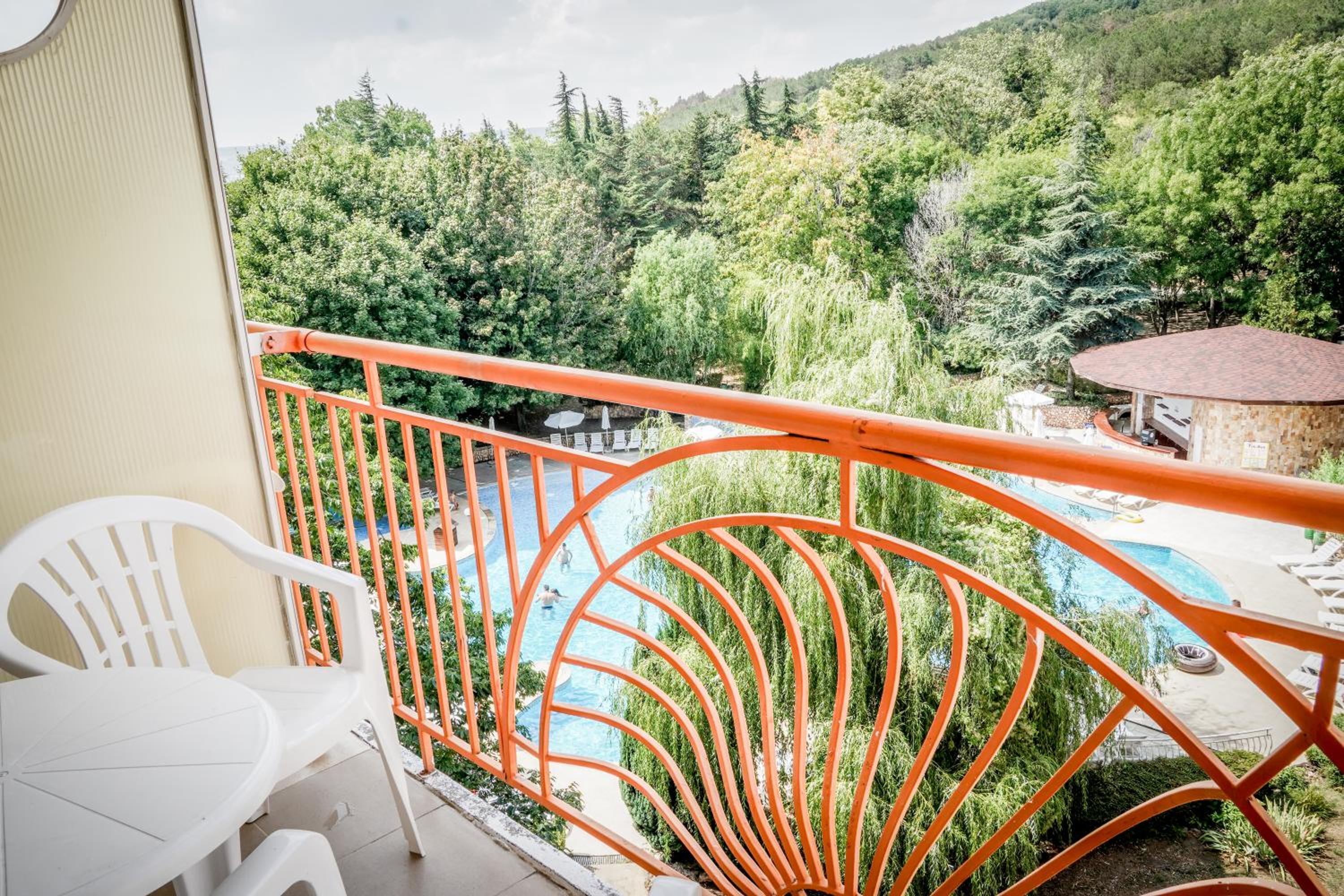 Balcony & Terrace