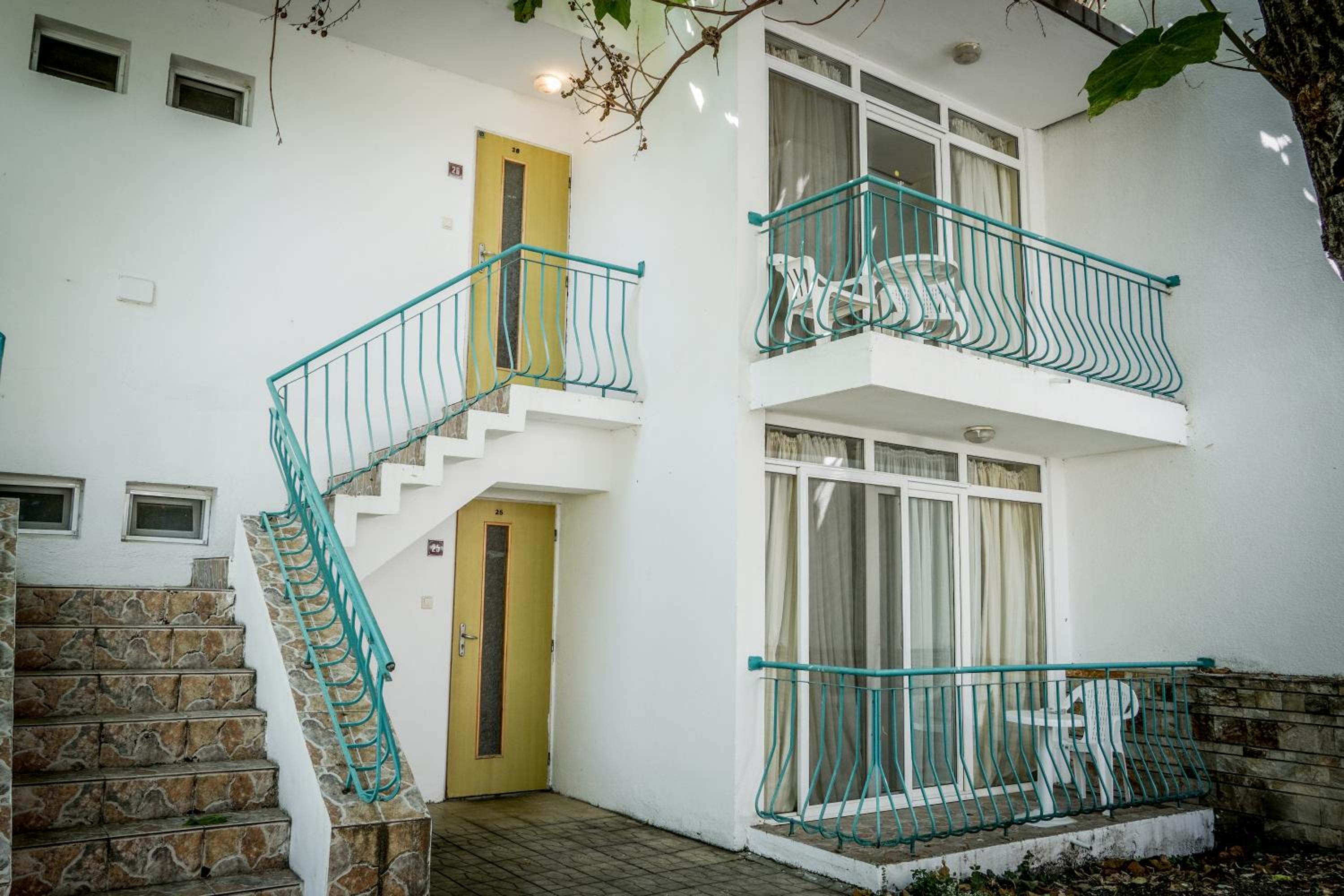 Balcony & Terrace