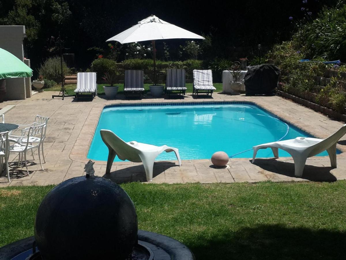 The Greens Guesthouse Bellville Golf Course view 5