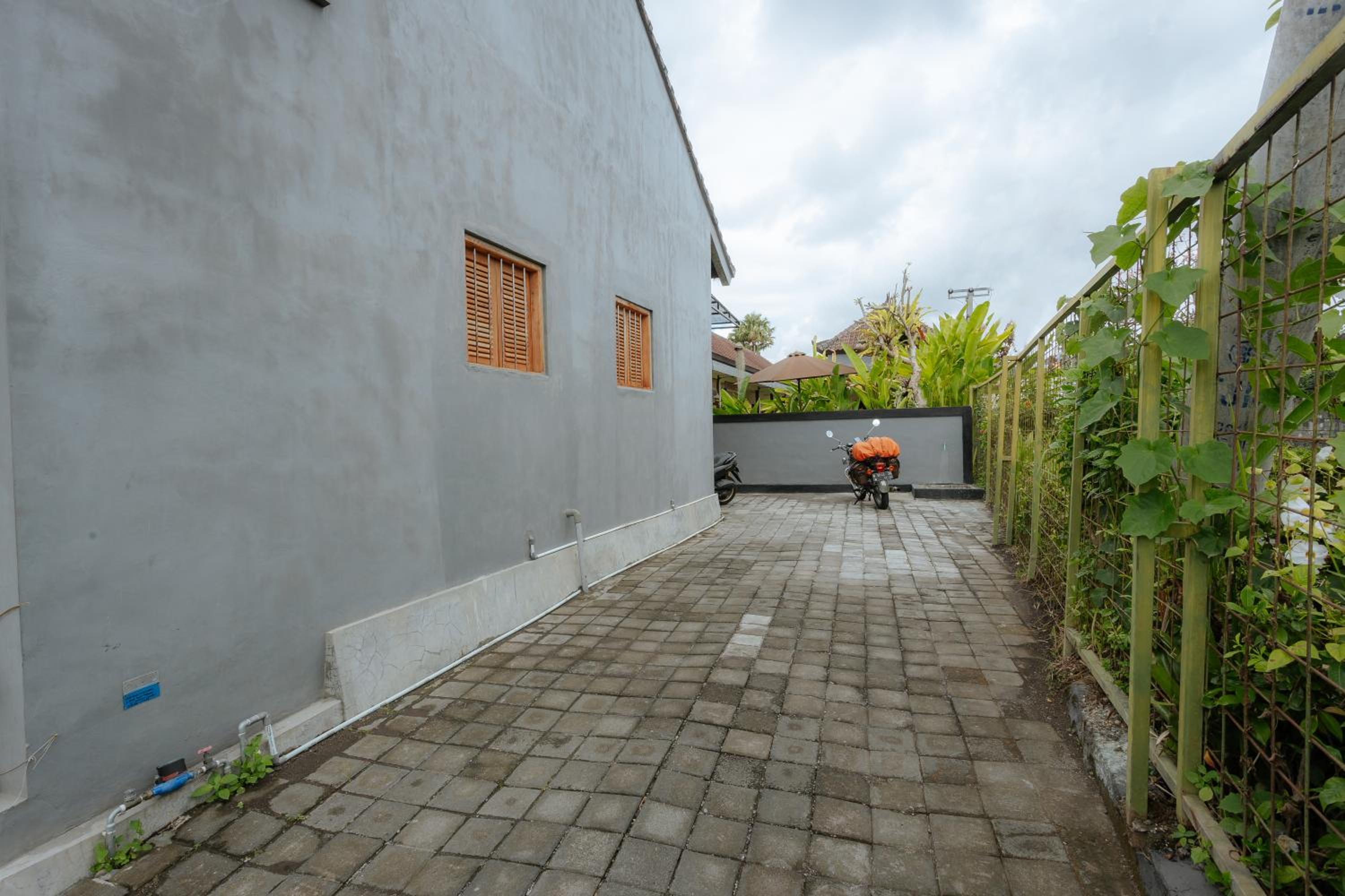 Photo 6