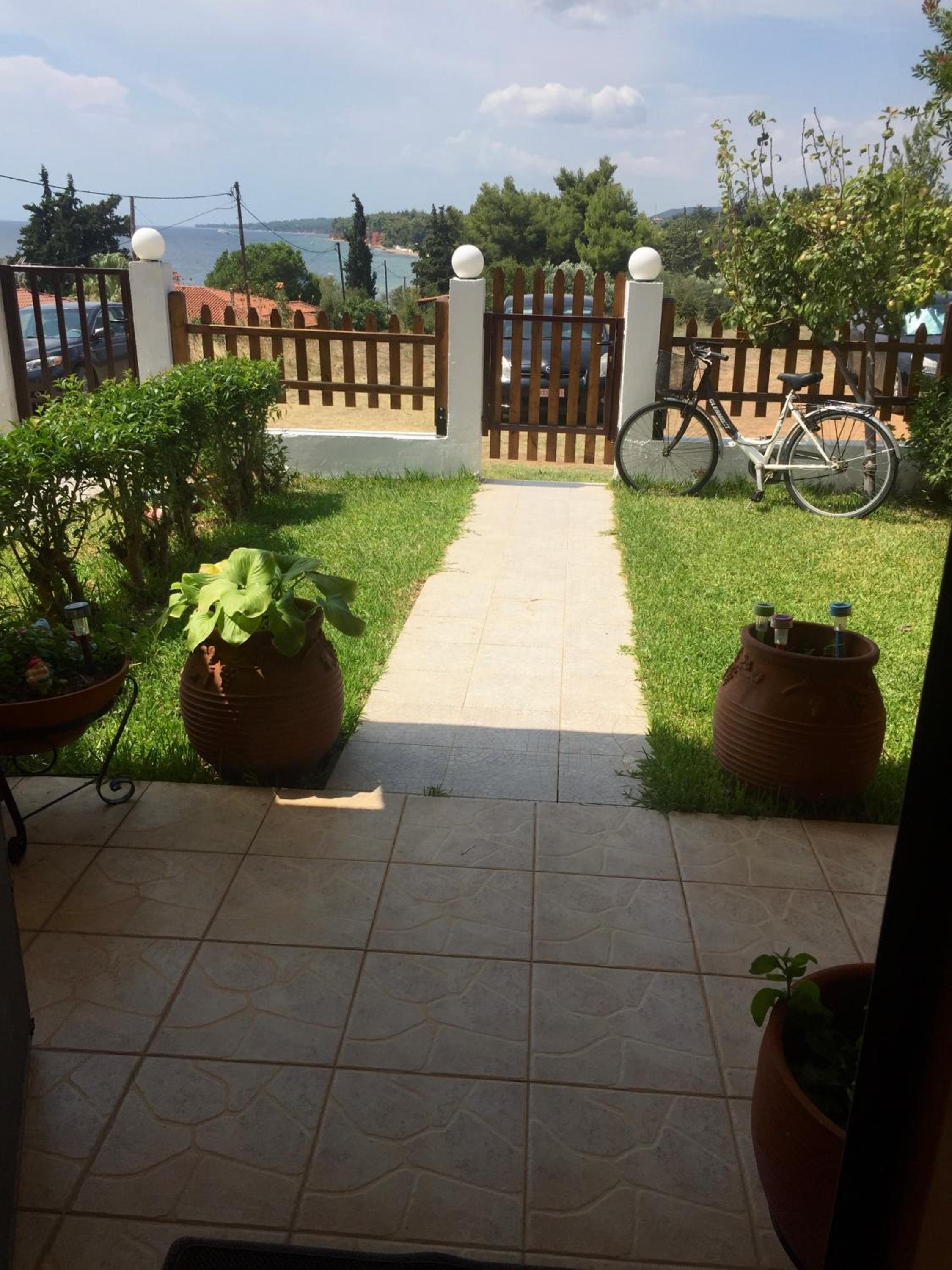 THE HOUSE WITH THE VIEW view 4