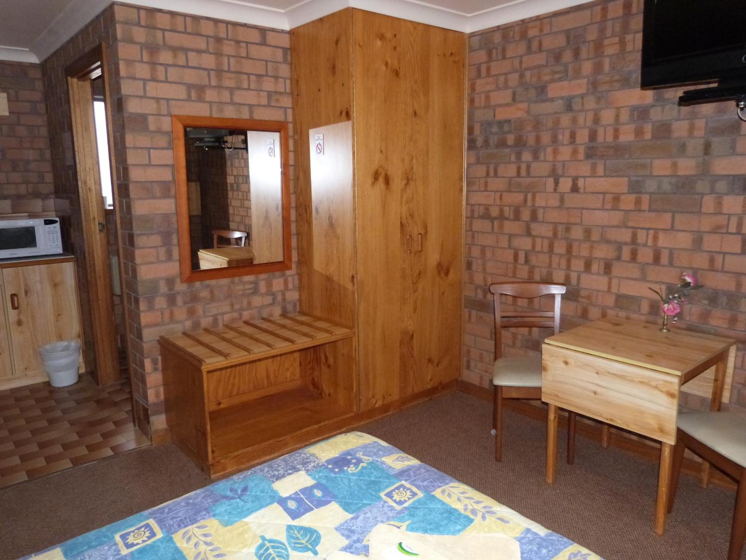 Wintersun Motel