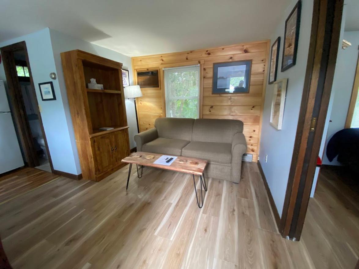 Pine Grove Cottages