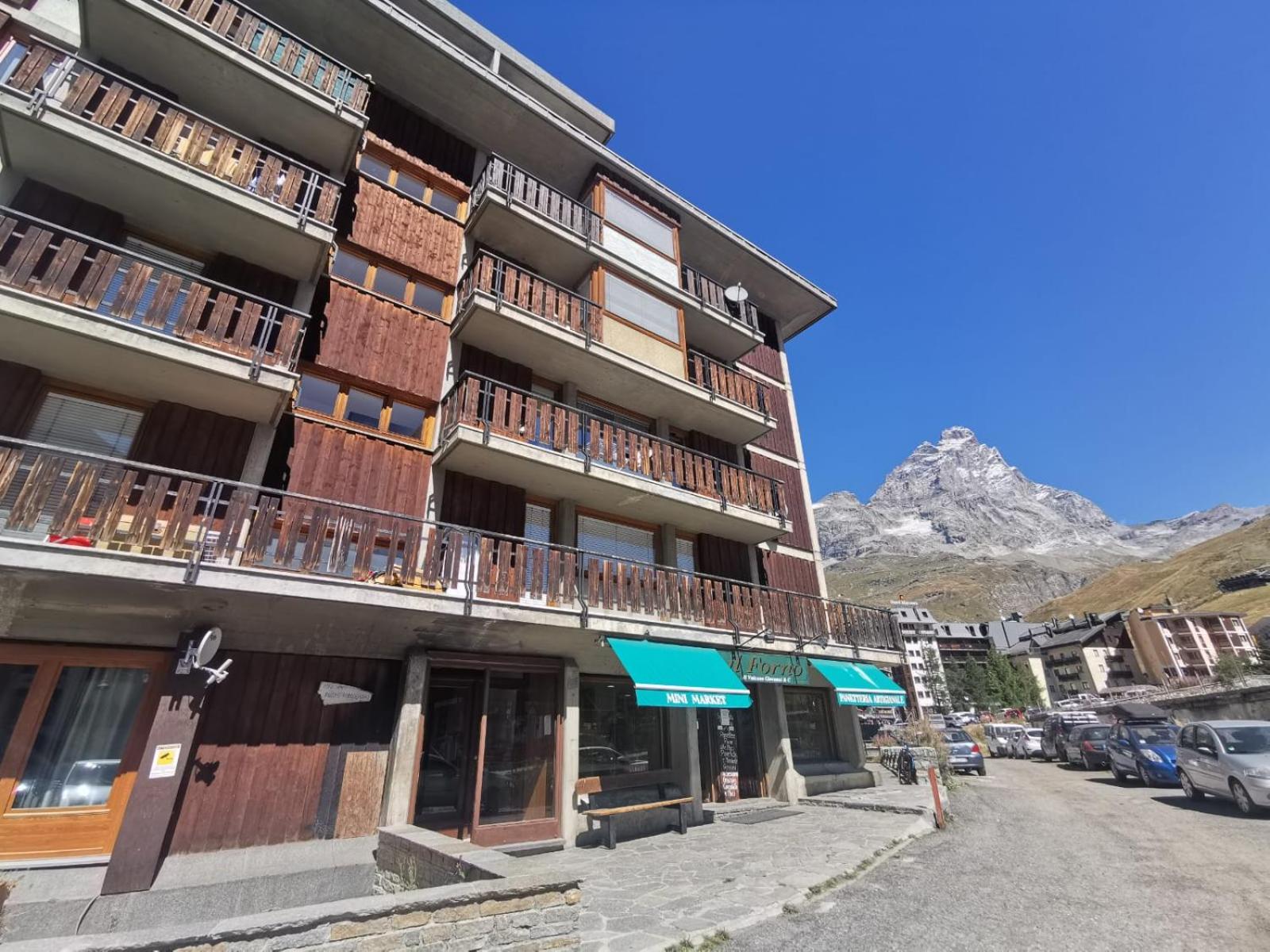 Homey Apartment in the heart of Cervinia view 4