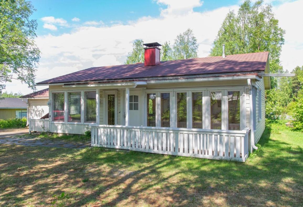 Authentic Wooden House by the River with an Igloo view 2