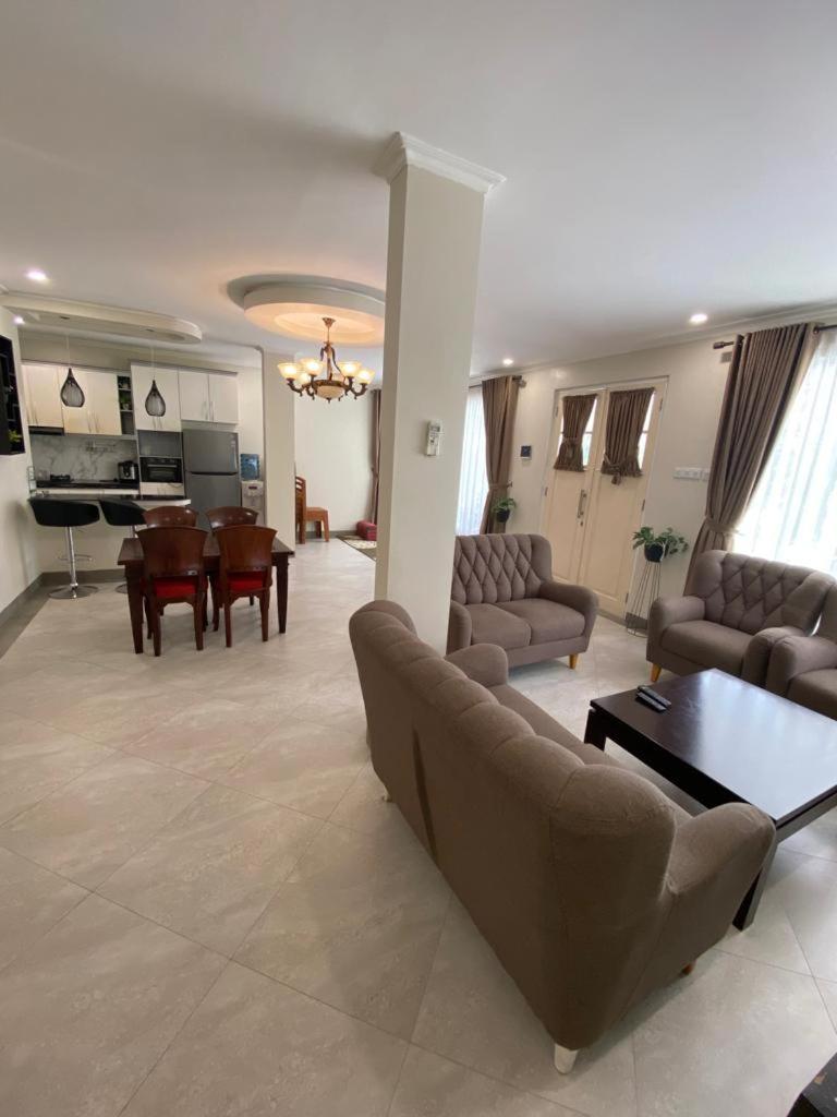 Villa Dalia Puncak Na6-18 view 3
