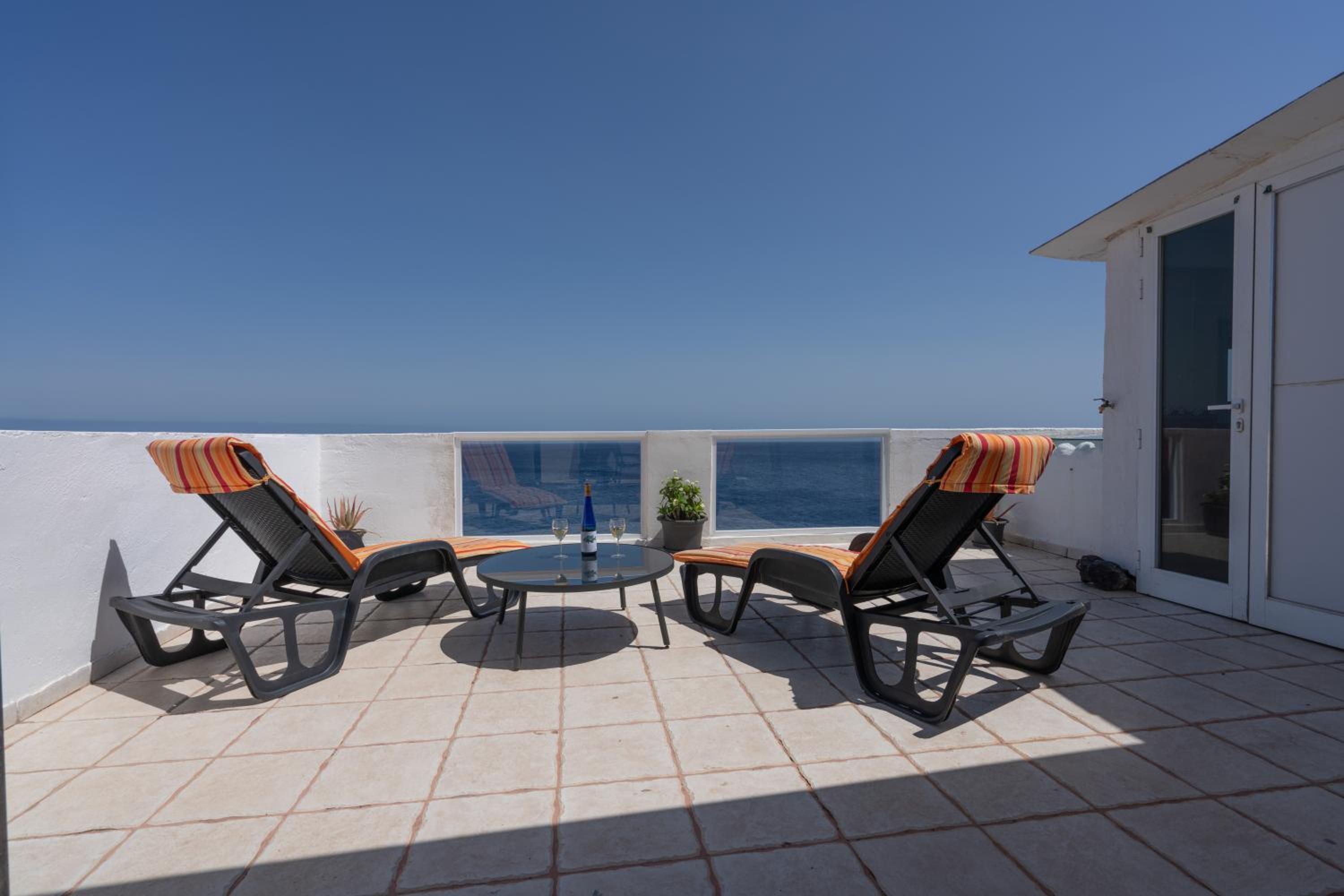 Spacious house with huge terrace facing the sea