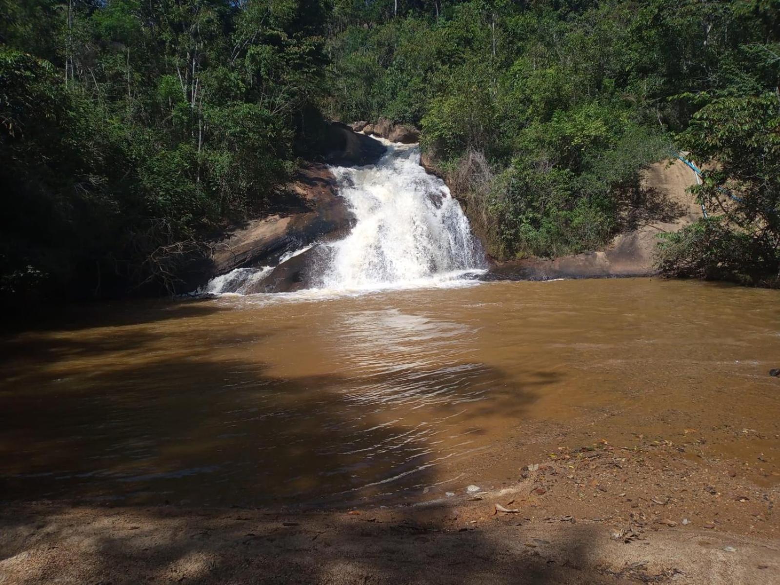 CASA DE CAMPO Banheira, Lareira e Cachoeira