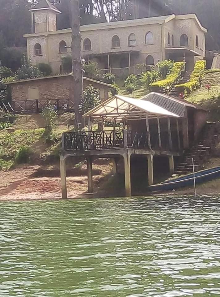 Le Chateau du Lac de Mantasoa