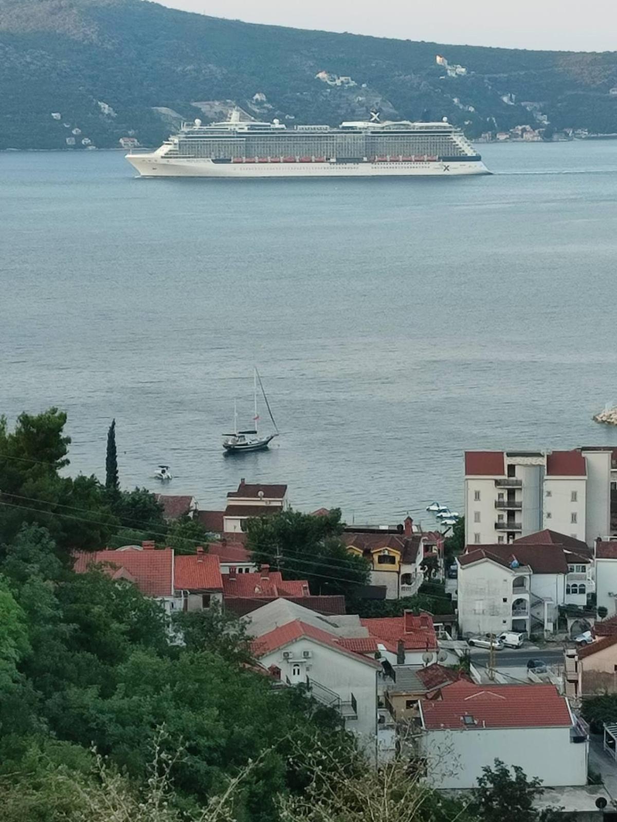 PLAVOBELA KUĆA SA MAGIČNIM POGLEDOM NA MORE view 4
