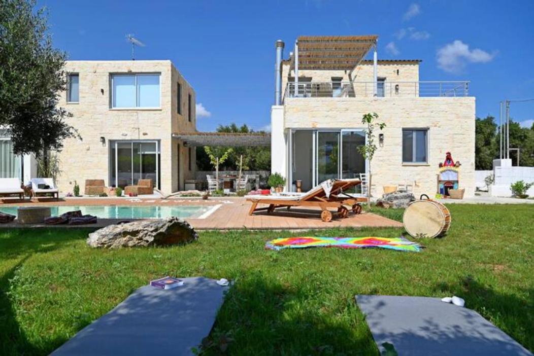 Annassa Experience Suites 2' walk from Almyrida Beach