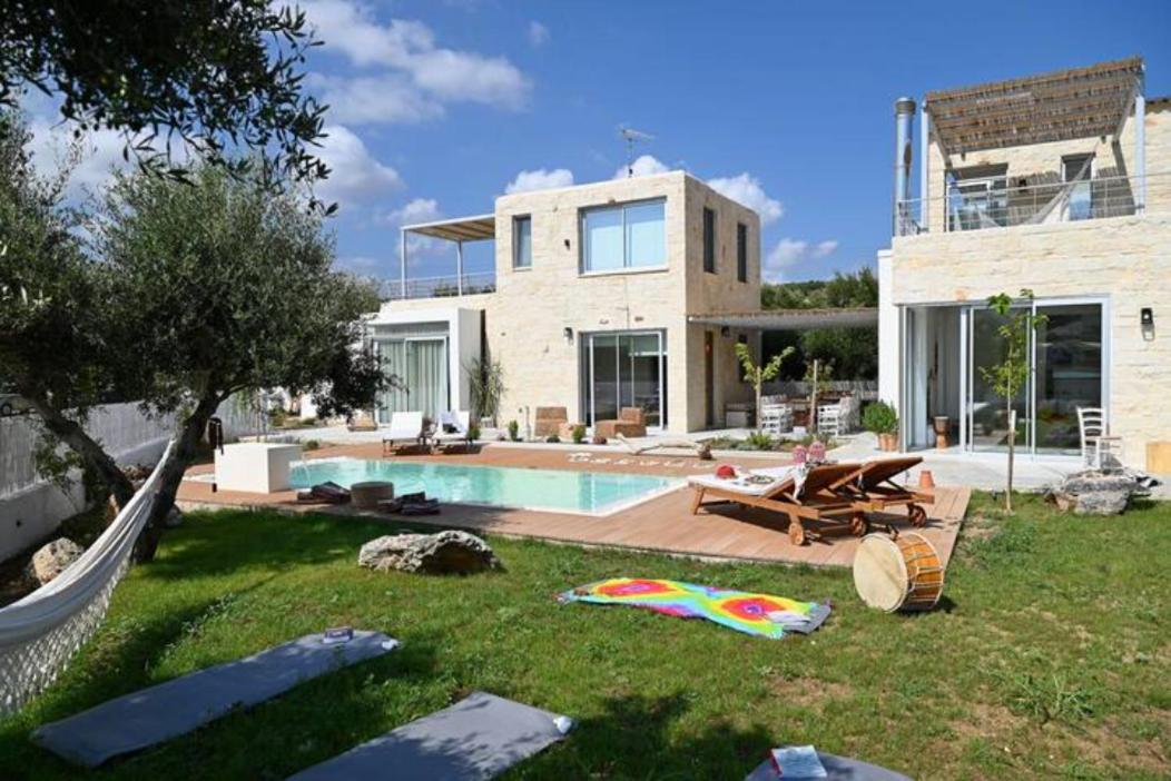 Annassa Experience Suites 2' walk from Almyrida Beach