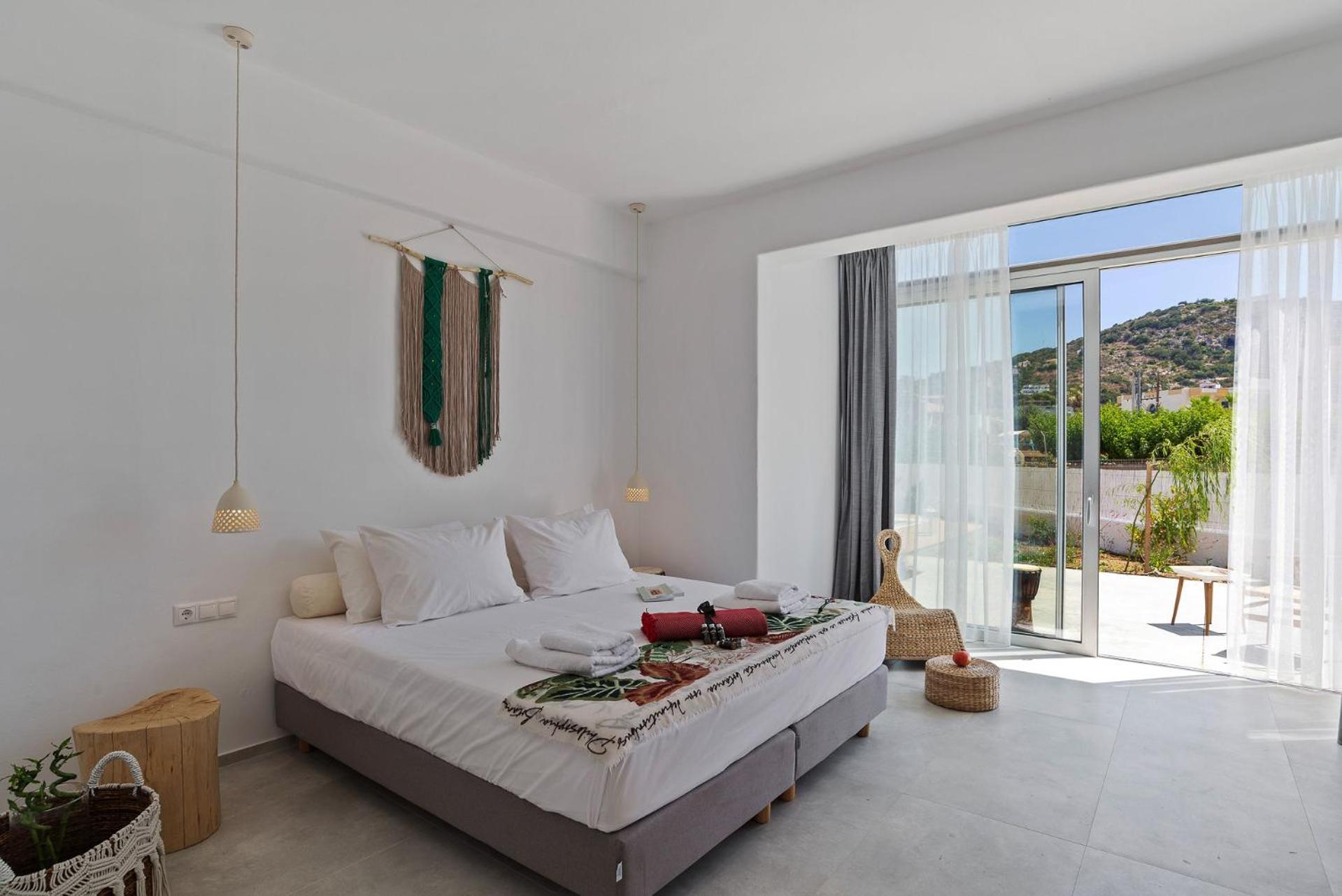 Annassa Experience Suites 2' walk from Almyrida Beach