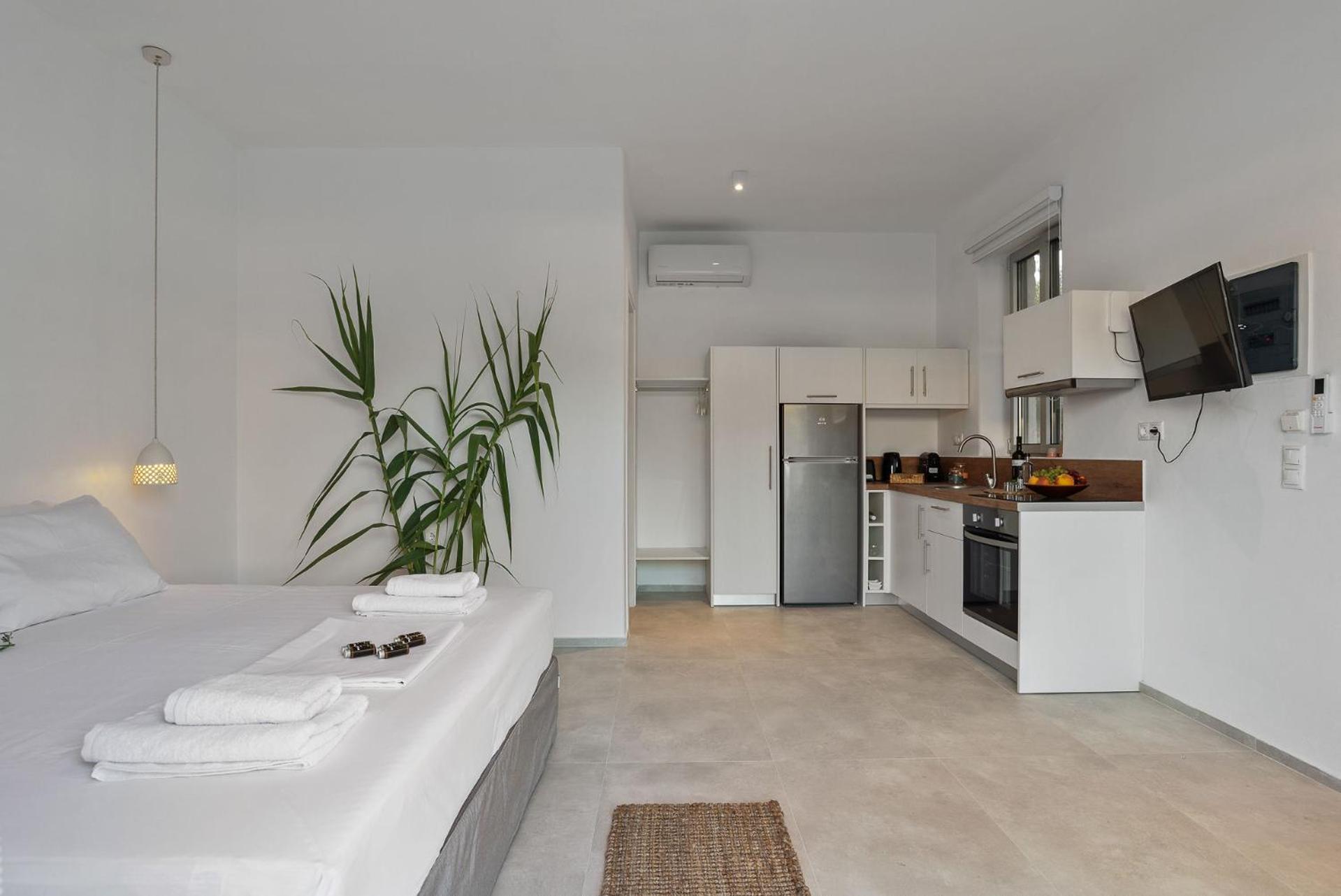 Annassa Experience Suites 2' walk from Almyrida Beach