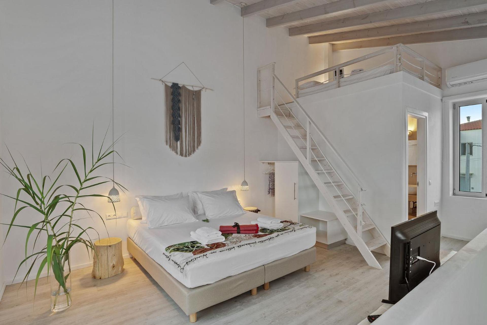 Annassa Experience Suites 2' walk from Almyrida Beach