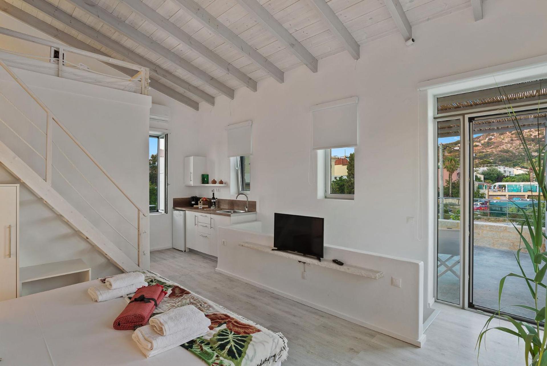 Annassa Experience Suites 2' walk from Almyrida Beach