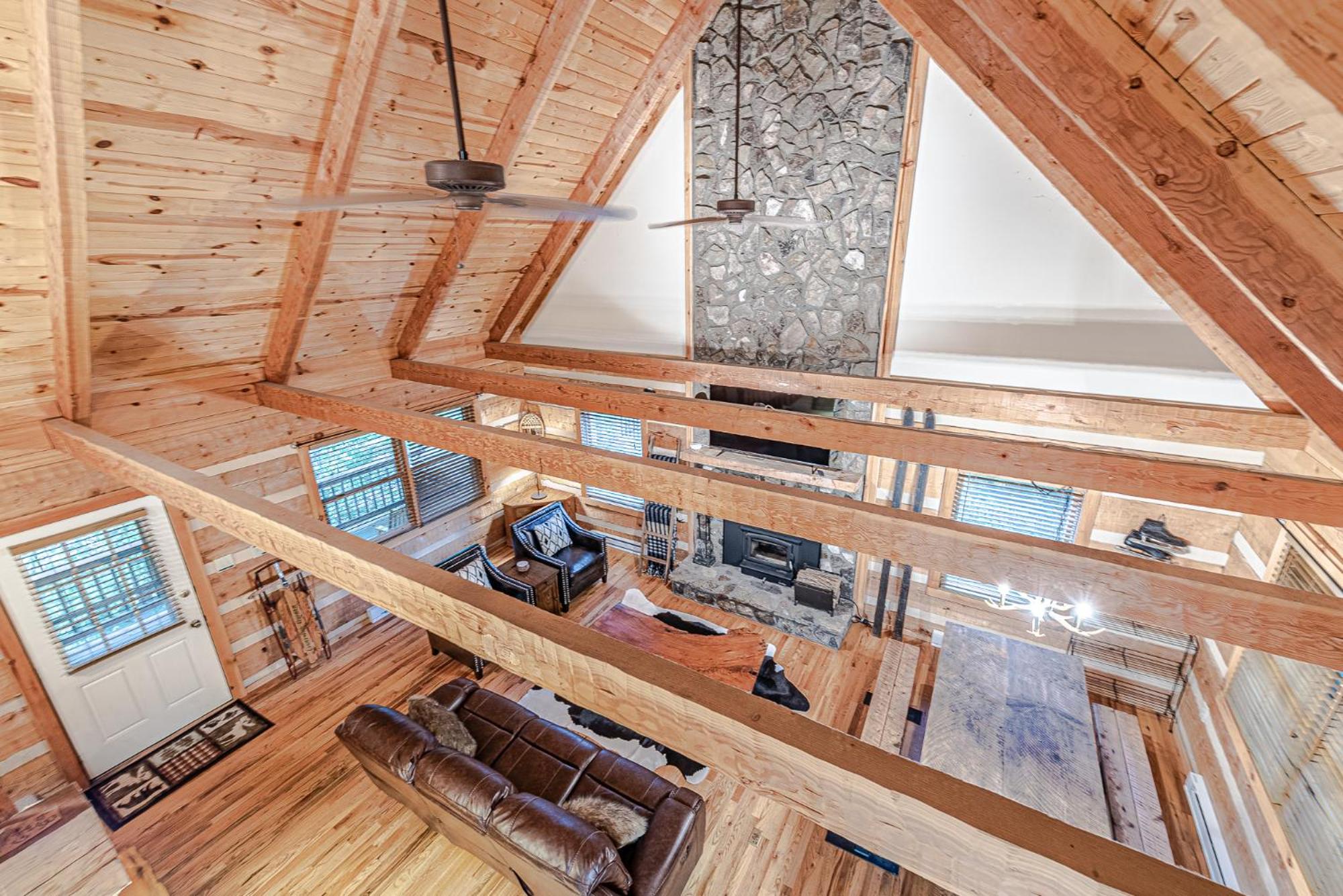 Bear Pause Cabin 3 BR/3BA Amazing view of the Lake view 4