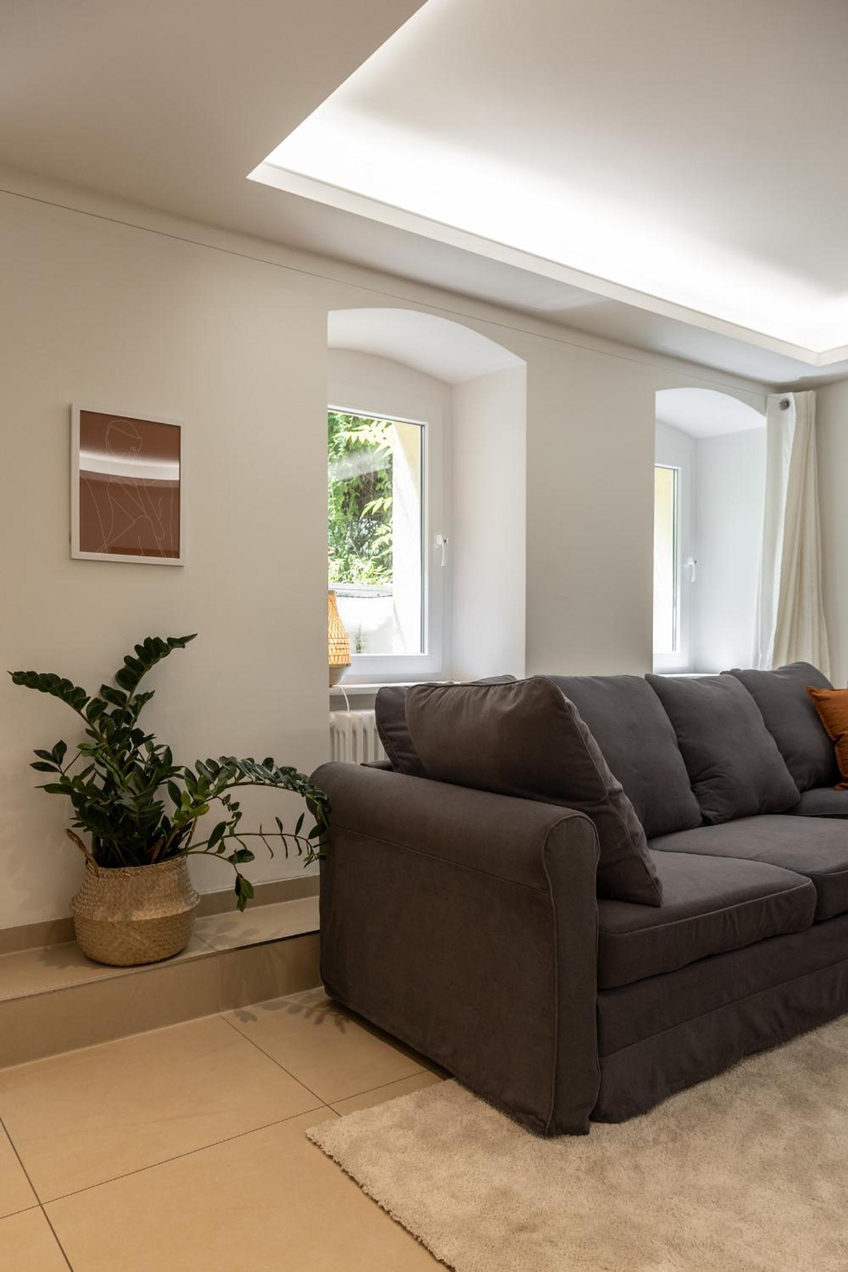 Spacious apartment in Hemholtzkiez Prenzlauer Berg for 8 People Hiddenseer