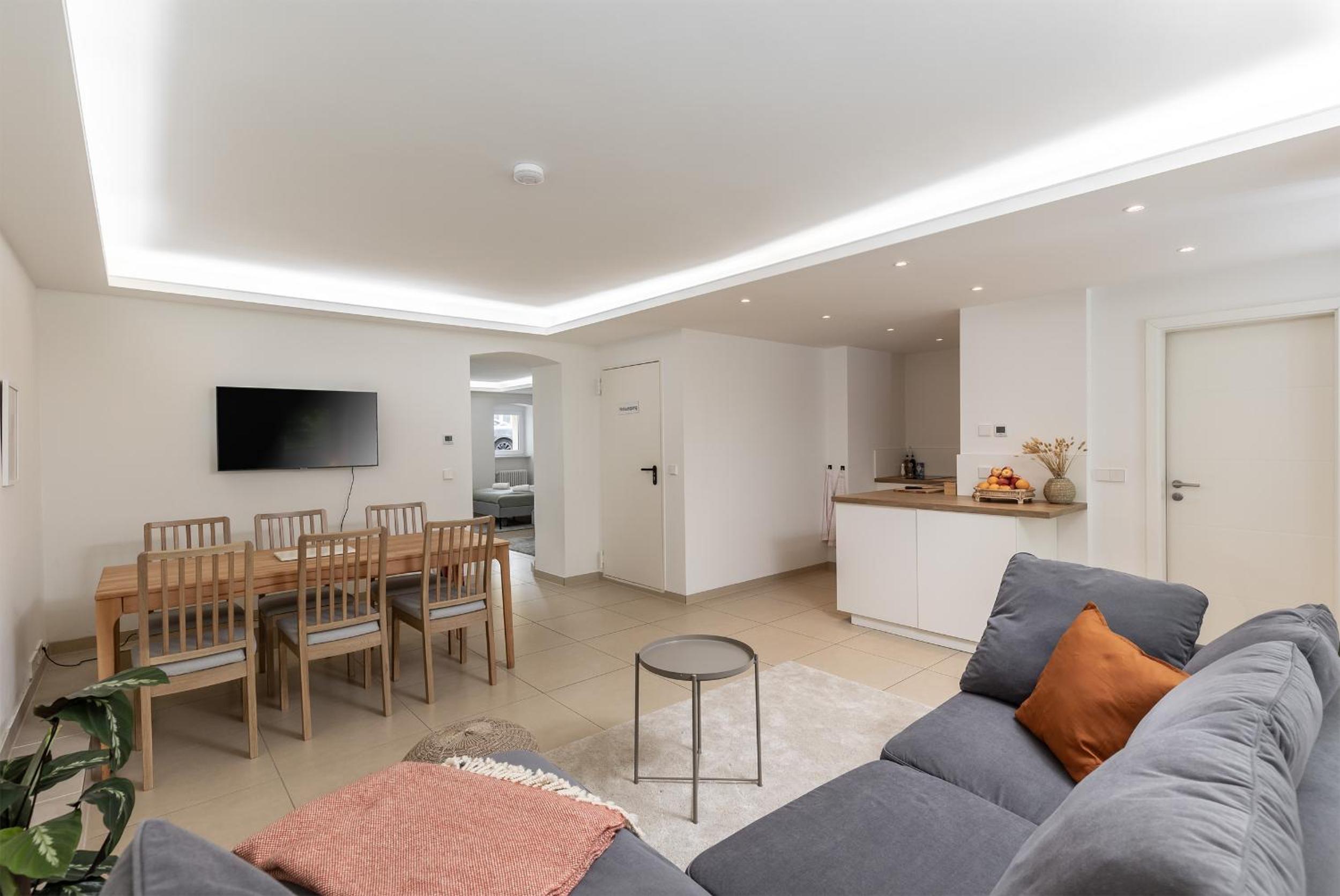Spacious apartment in Hemholtzkiez Prenzlauer Berg for 8 People Hiddenseer