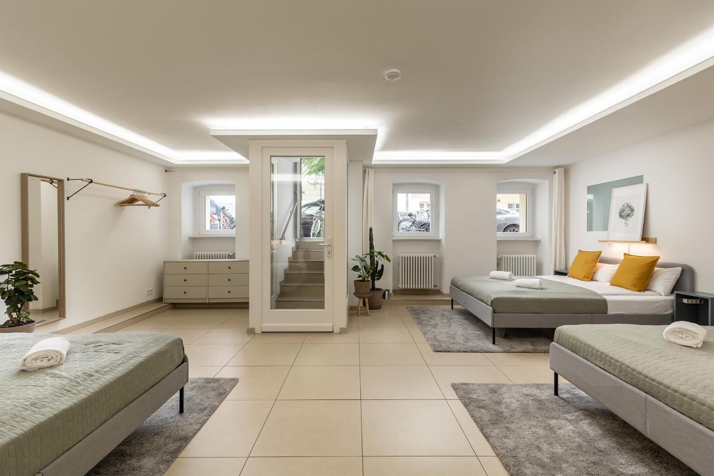Spacious apartment in Hemholtzkiez Prenzlauer Berg for 8 People Hiddenseer