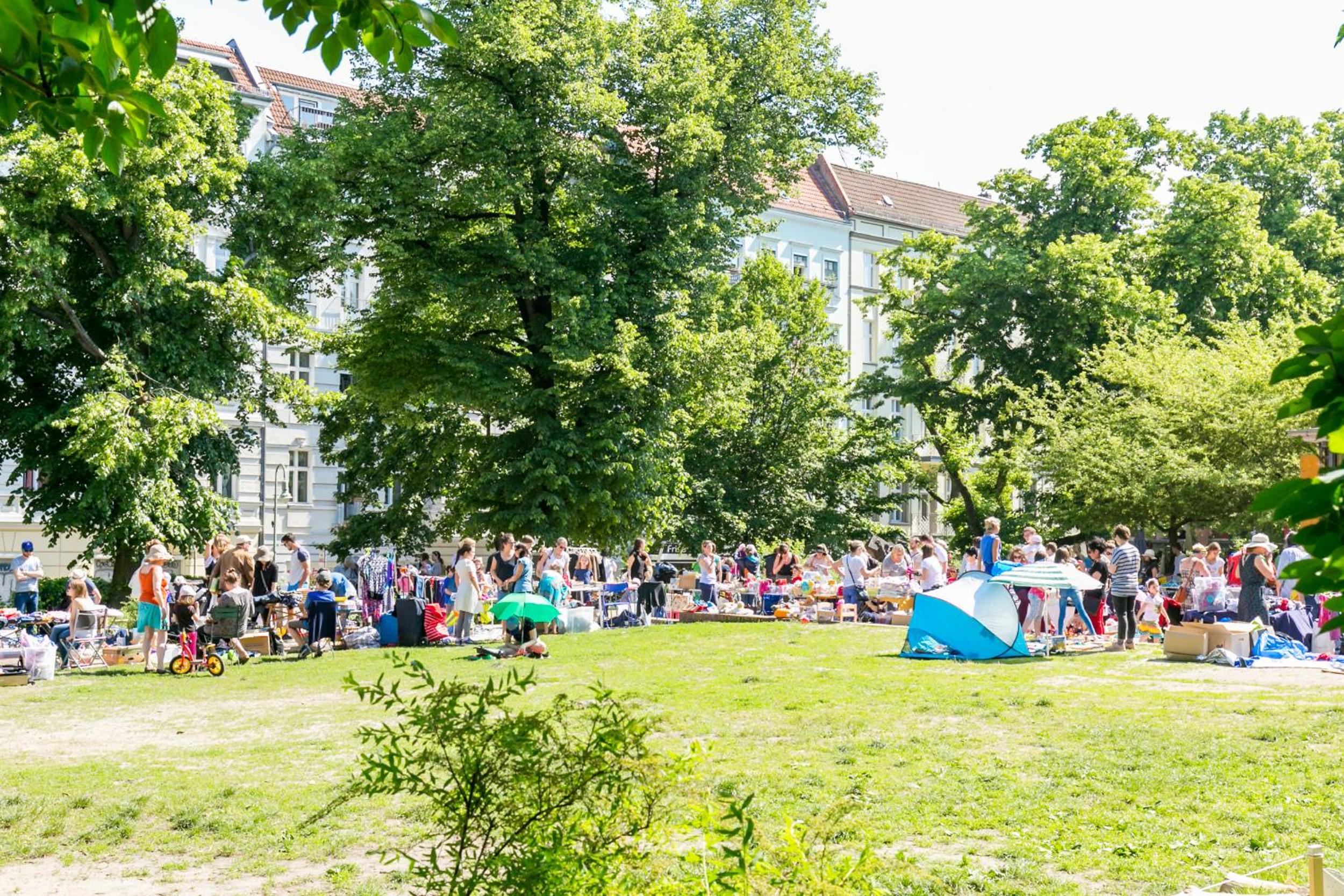 Spacious apartment in Hemholtzkiez Prenzlauer Berg for 8 People Hiddenseer