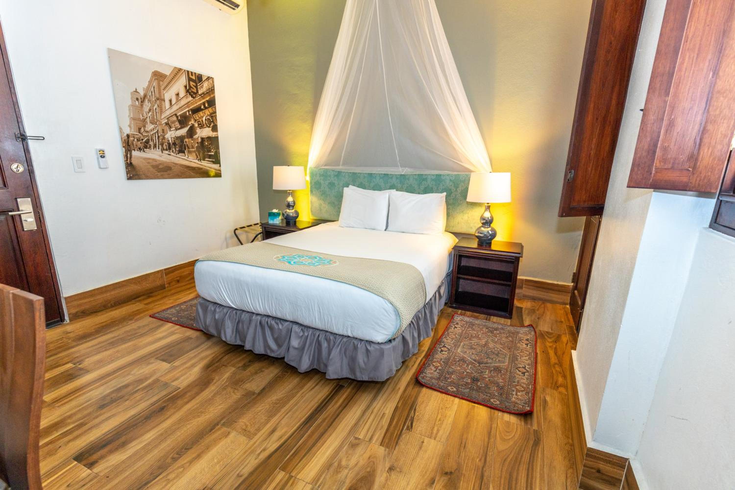 CasaBlanca Hotel - Property Image 4