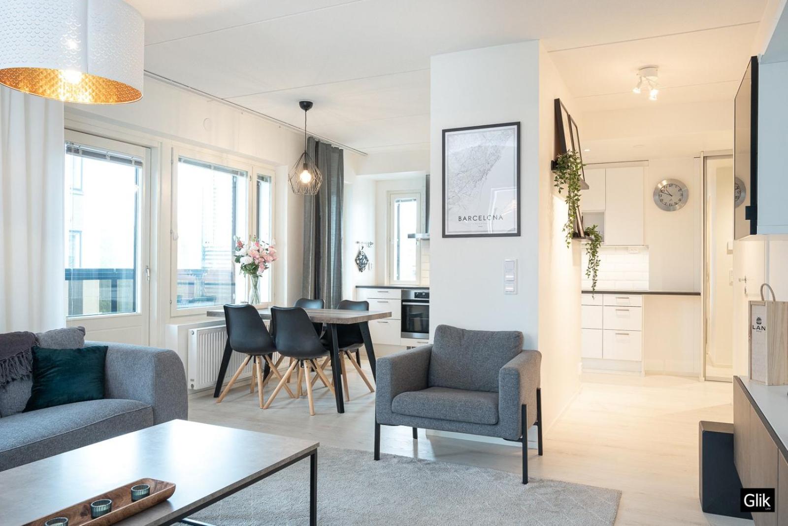 Spacious and cozy, well equipped, 2 bedroom apartment in great location view 3
