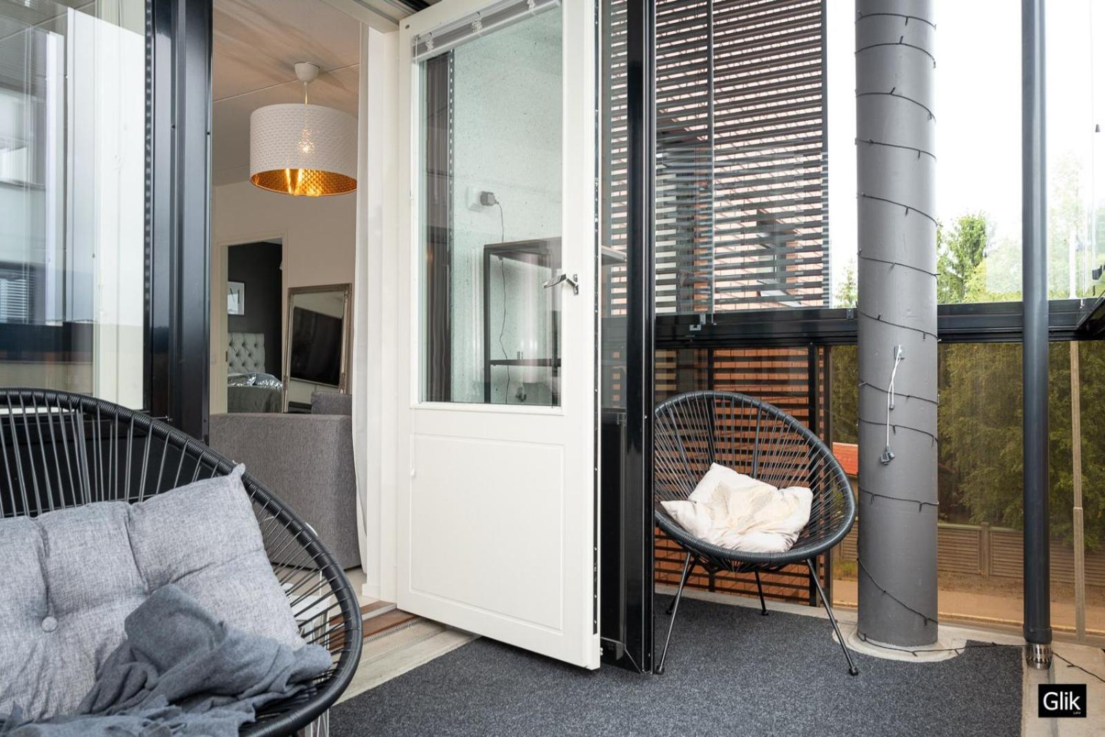 Spacious and cozy, well equipped, 2 bedroom apartment in great location view 4