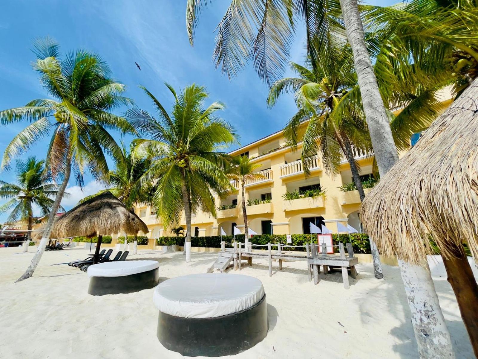 Tropical apartment