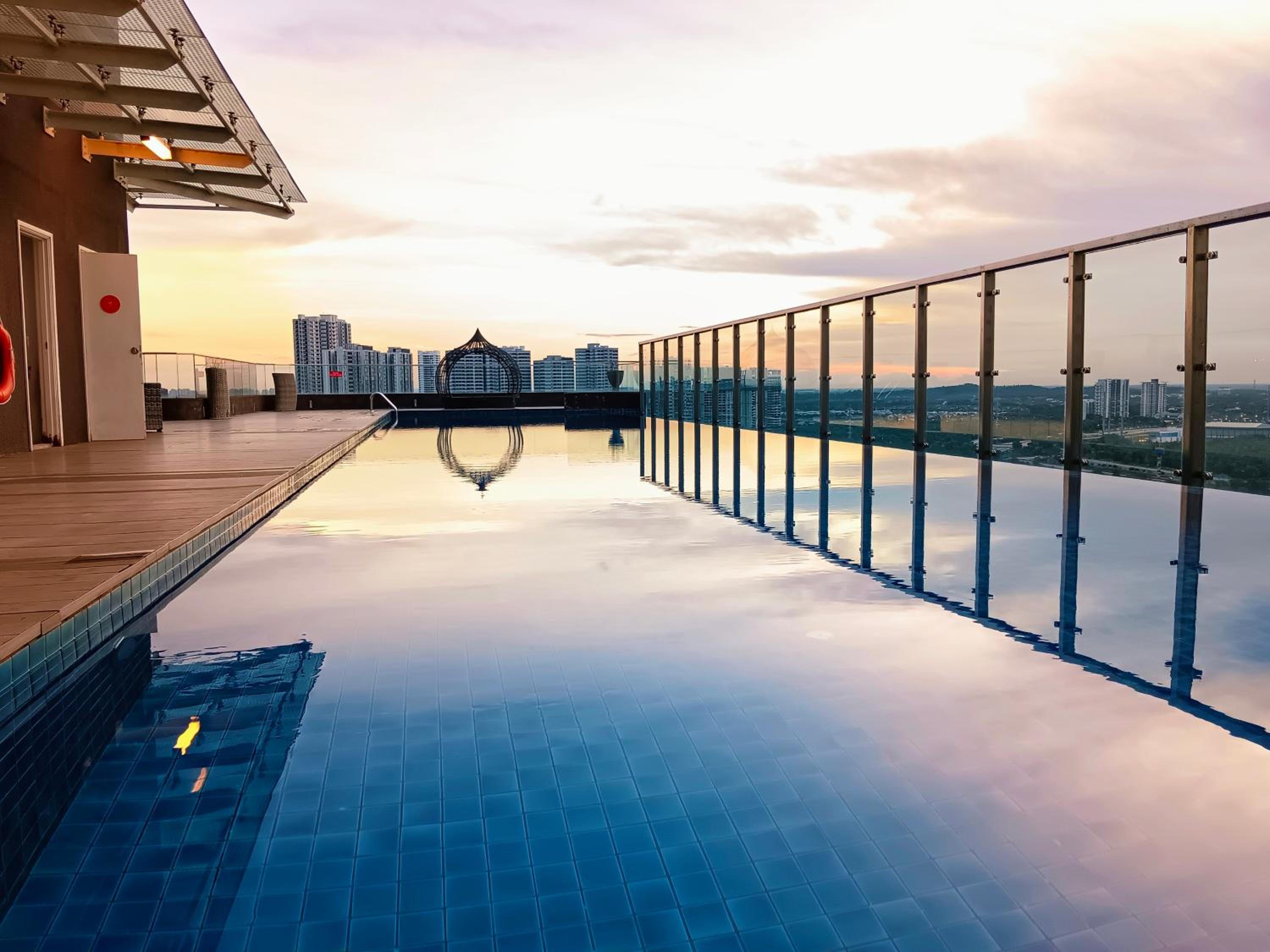 Afiniti, 2 min walk to legoland and Gleneagles Hospital By Hint Homestay photo 3