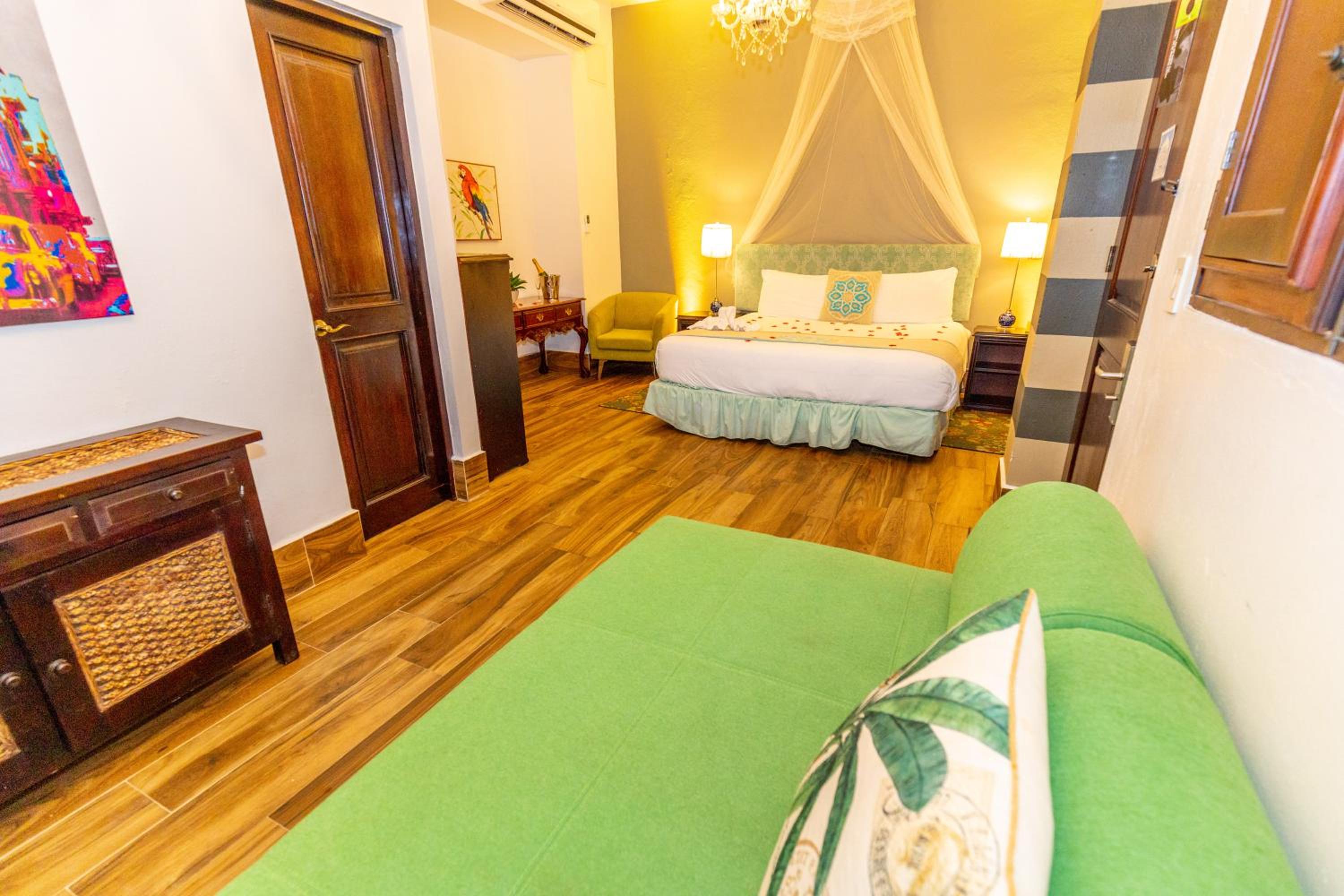 CasaBlanca Hotel - Property Image 9