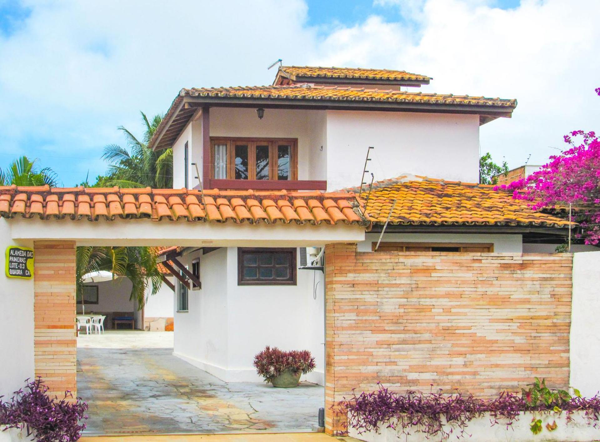 Casa com 4 Suítes, Piscina, Área Gourmet e Wifi