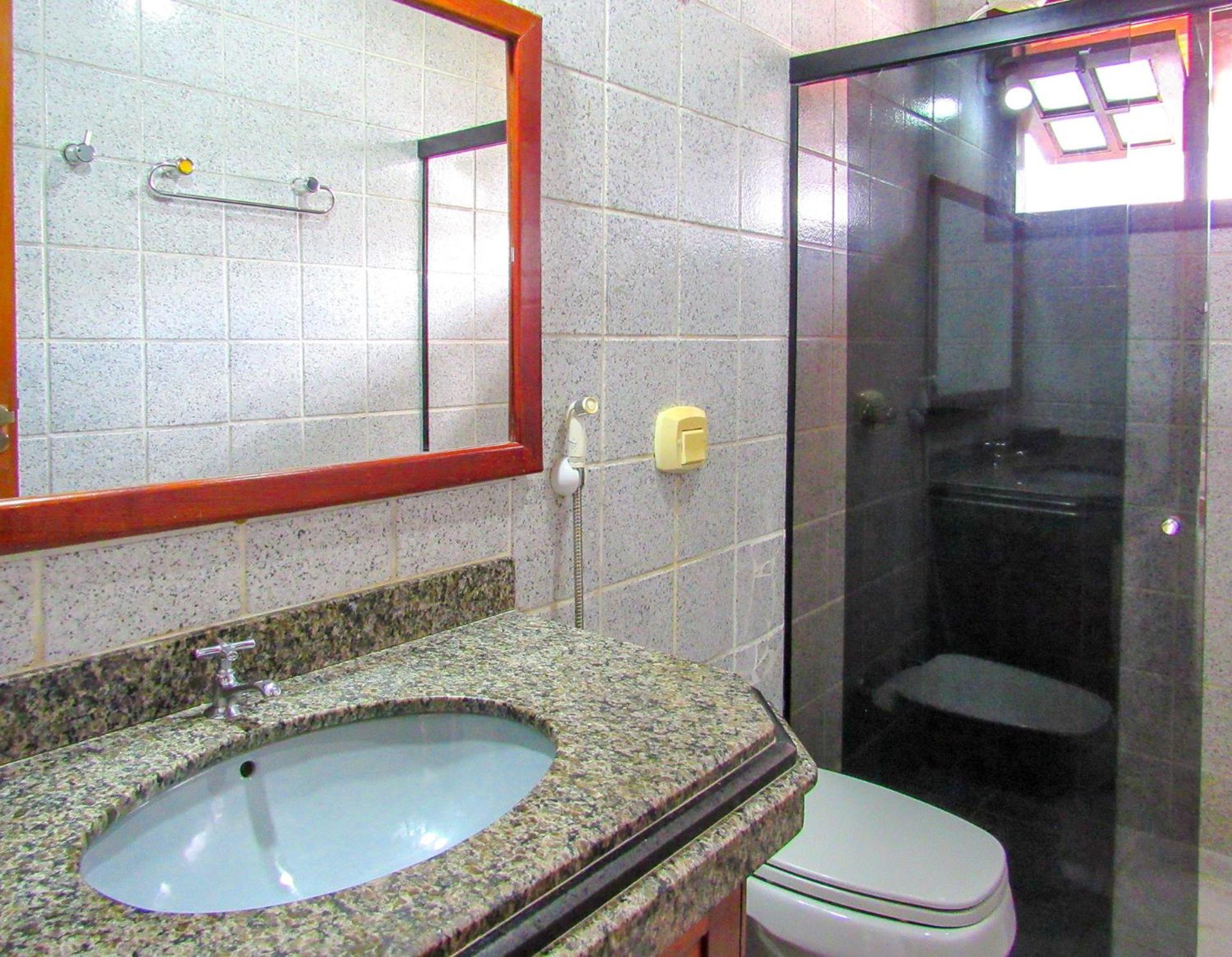 Casa com 4 Suítes, Piscina, Área Gourmet e Wifi