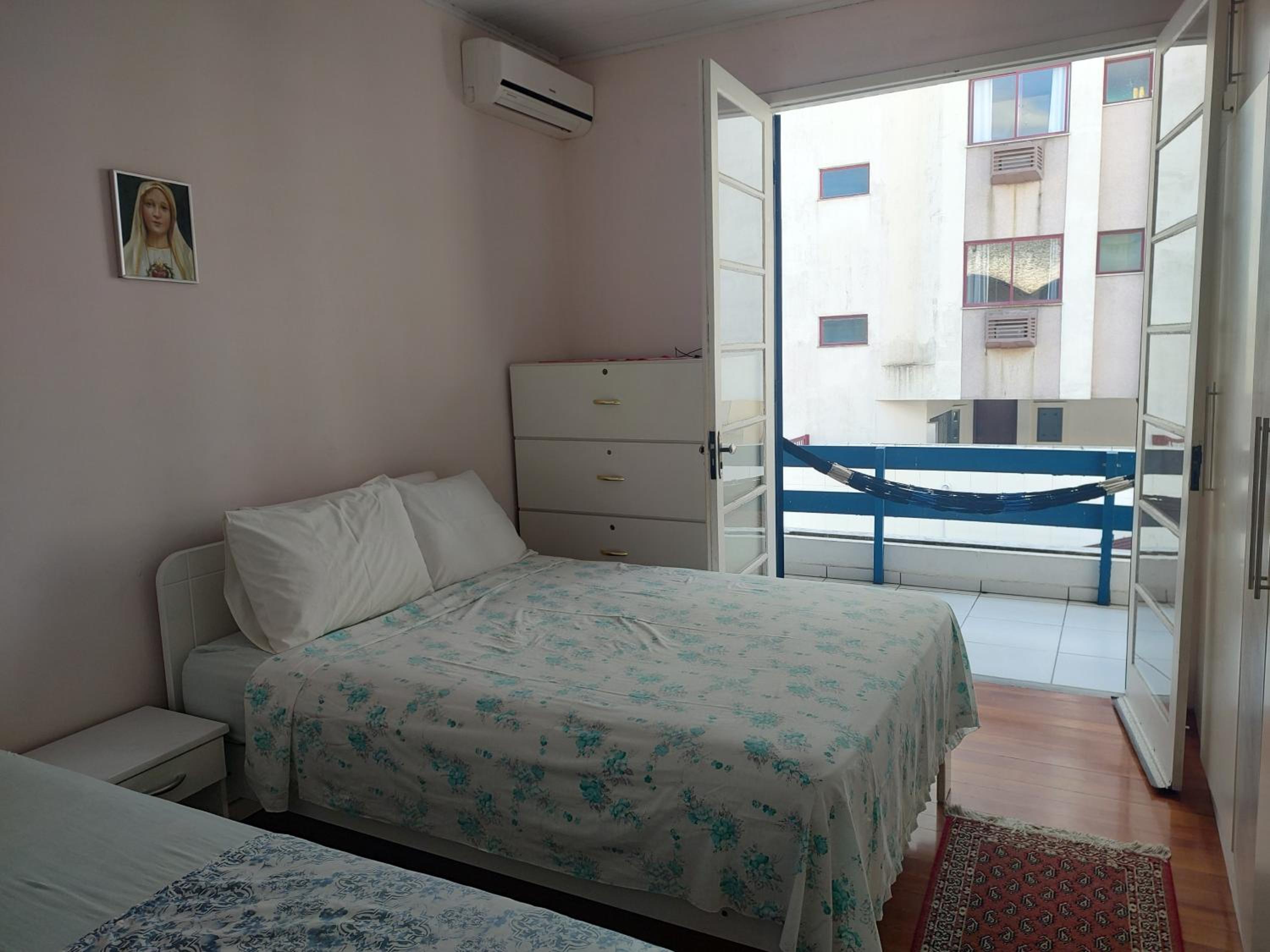Sobrado no Residencial Mediterrâneo