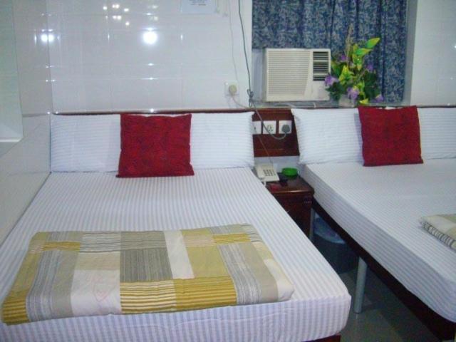 Canadian Hostel