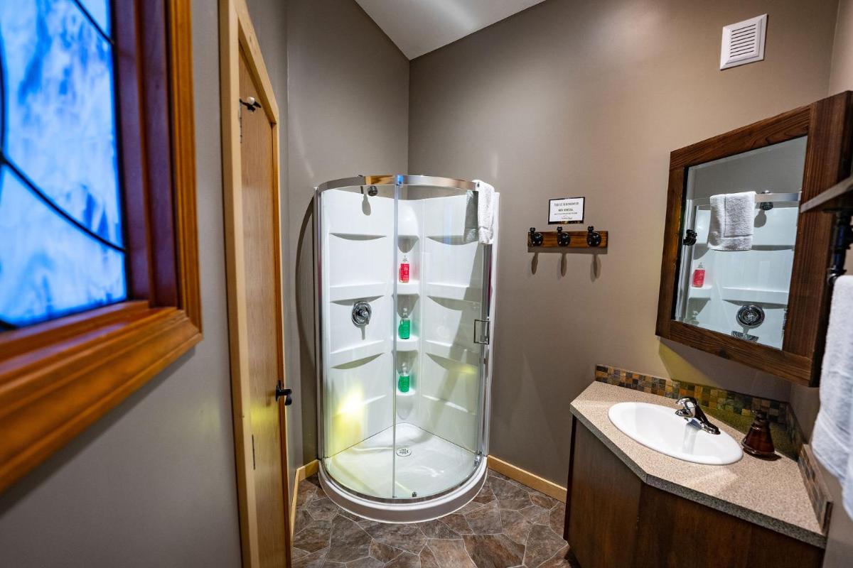 Journey's Perch by Revelstoke Vacations