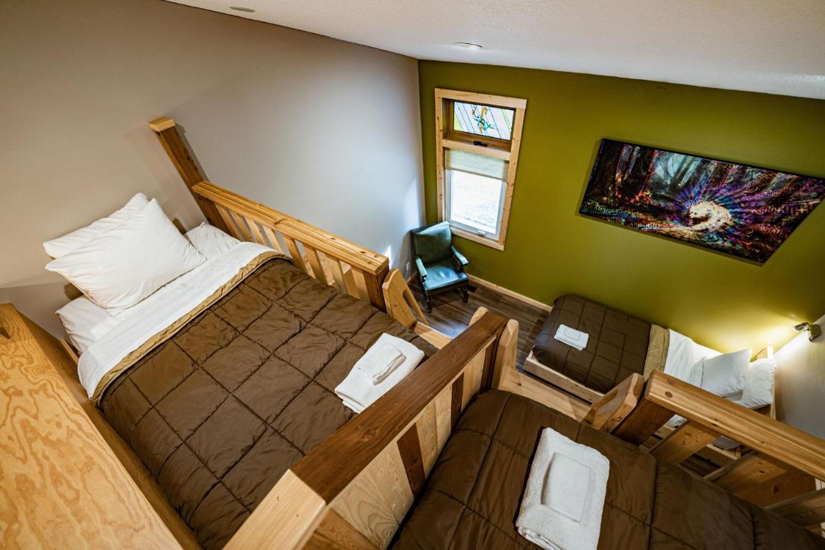Journey's Perch by Revelstoke Vacations