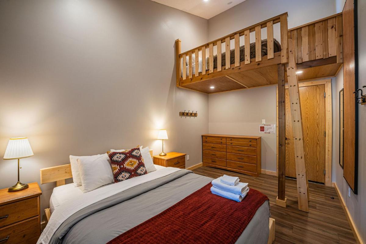 Journey's Perch by Revelstoke Vacations