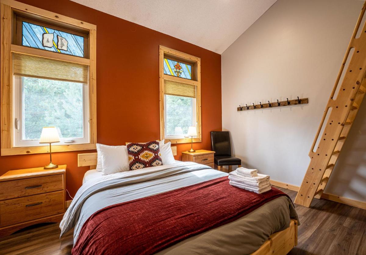Journey's Perch by Revelstoke Vacations